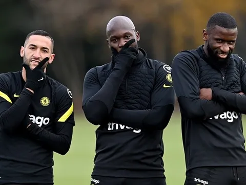 Lukaku tạo dáng ngầu, Saul sắp phải trả vị trí cho đồng đội?