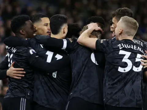 'Chức vô địch trong tay Arsenal. Quá mạnh, không ai có thể ngăn cản'