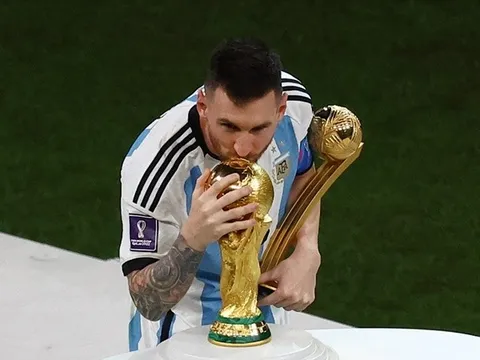 "Mọi người chỉ khóc và ôm Messi thật chặt"