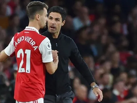 Bản hợp đồng sai lầm của Mikel Arteta