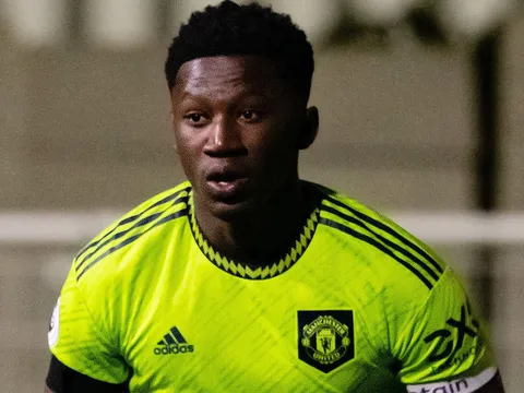 CHÍNH THỨC! Cầu thủ thứ 6 chia tay Man Utd