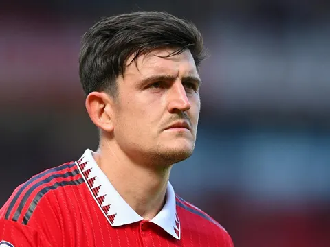 6 hậu vệ M.U theo đuổi cùng lúc Maguire giờ ra sao?