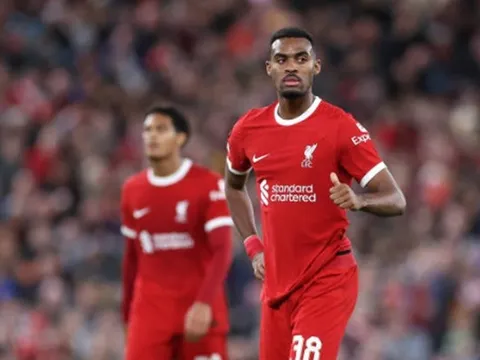 Klopp mở khóa chiến binh toàn năng
