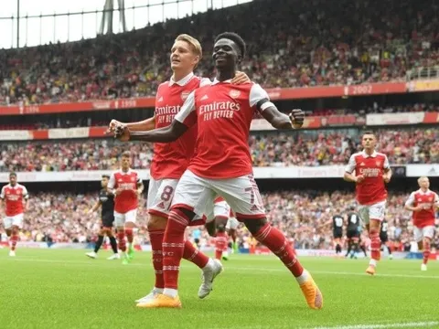 "Tôi chứng kiến cậu ấy trưởng thành và dẫn dắt Arsenal lên đỉnh Premier League"