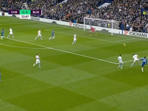 "Quả tạt mang thương hiệu David Beckham"