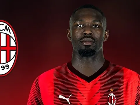 AC Milan: "Gã khờ" trên thị trường chuyển nhượng