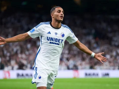 Tiền đạo Copenhagen quyết tâm đánh bại Man United