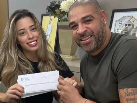 Adriano lấy vợ kém 15 tuổi