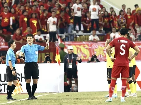 CLB của Văn Lâm, Tấn Tài có nguy cơ giải thể; Báo châu Âu ca ngợi trọng tài Sato Ryuji