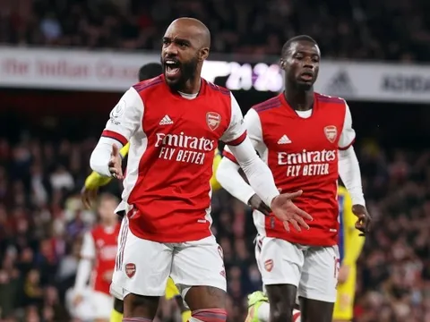 Agbonlahor nói lên sự thật đáng buồn về Lacazette ở Arsenal