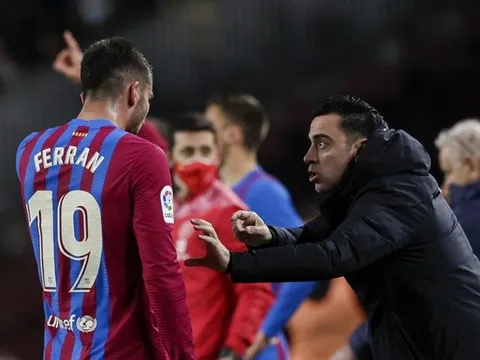 Xavi hết lời động viên "nỗi thất vọng của Barcelona"