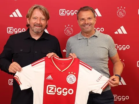 Ajax chìm trong khủng hoảng khi chia tay Ten Hag