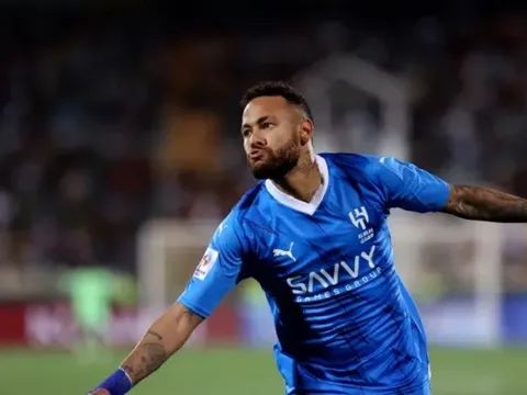 "Không biết có ai ép buộc Neymar rời Barca hay không"