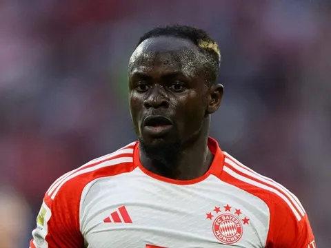 Mane coi như trở thành đồng đội của Ronaldo