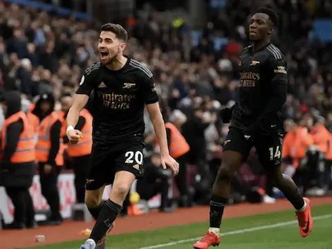 Alan Shearer nói thẳng cơ hội vô địch Premier League của Arsenal