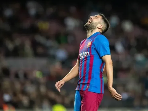 Alba chỉ rõ điều Barca cần cải thiện