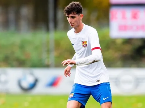 Xavi gọi thần đồng 16 tuổi thay thế Marcos Alonso