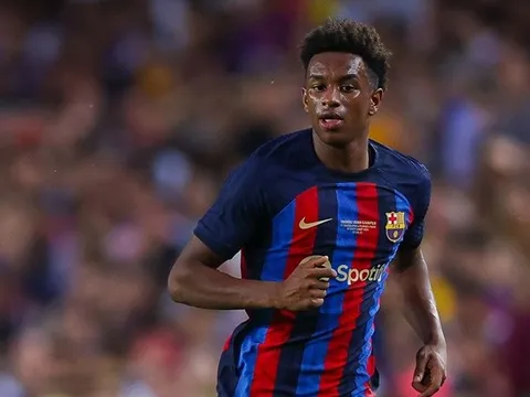 Laporta tiết lộ tương lai của hai sao Barcelona