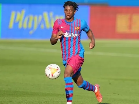 Alejandro Balde muốn sát cánh với sao Man United