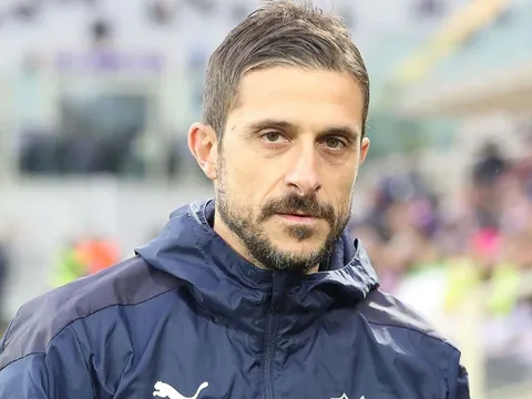 CHÍNH THỨC! Thêm một HLV mất việc ở Serie A