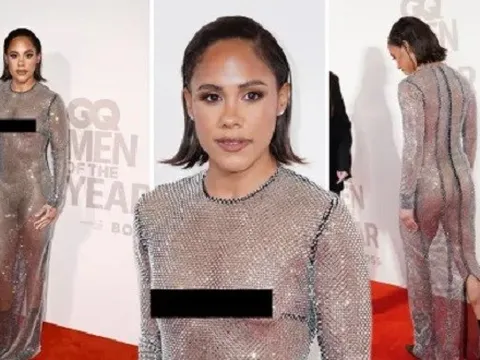 Alex Scott mặc váy xuyên thấu, không mang nội y đi dự sự kiện