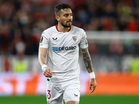 Alex Telles quyết bám trụ ở Sevilla