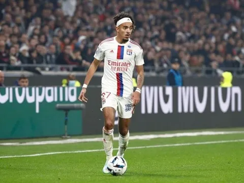 'Alexander-Arnold 2.0' Man Utd nhắm đến có gì đặc biệt?