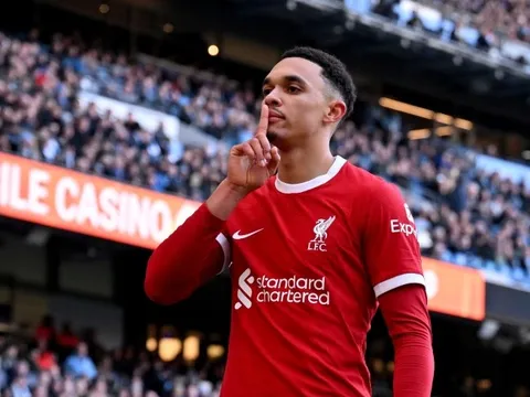 Alexander-Arnold chính thức chấm dứt hợp đồng