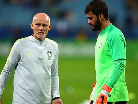 Liverpool bổ nhiệm một HLV theo yêu cầu của Alisson