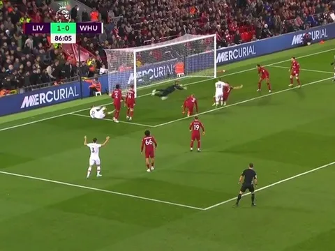 Alisson vừa cản penalty vừa cứu thua không tưởng
