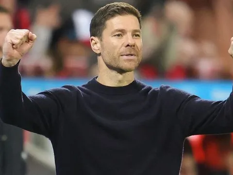 Alonso đáp trả West Ham sau chiến thắng