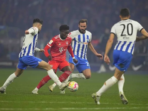 Alphonso Davies nguy cơ mất World Cup