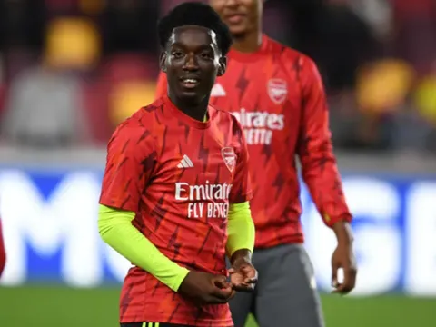Arsenal nỗ lực trói chân Saka 2.0