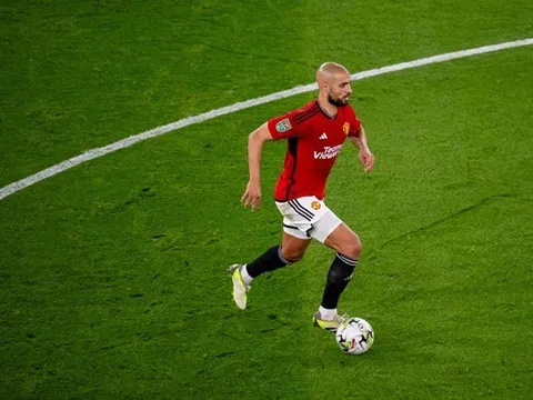 Jermaine Jenas ngạc nhiên trước sao M.U