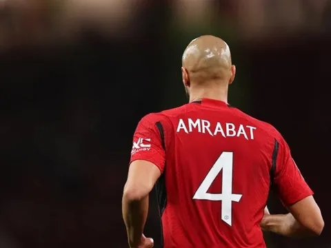 Chuyên gia chọn ra hàng tiền vệ lý tưởng cho Ten Hag