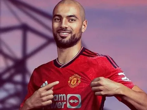 Sofyan Amrabat và bước đi sai lầm đến Old Trafford