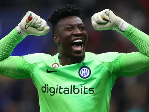 Berbatov hy vọng M.U theo đuổi thủ môn 'không thể tin được'