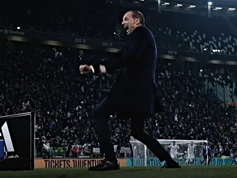 Ăn mừng điên cuồng, HLV Juventus phá vỡ im lặng