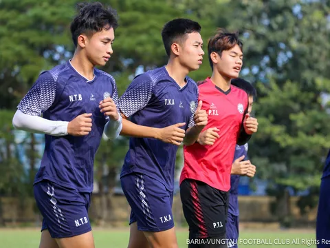 Ăn Tết không yên ả, CLB Việt Nam thấp thỏm lo sợ 1 việc