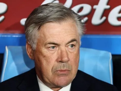 Ancelotti cũng không thể cứu bom xịt của Real Madrid