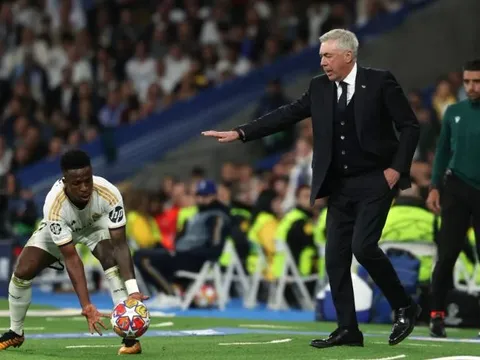 Ancelotti khiến Vinicius phật lòng