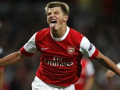 5 bản hợp đồng tháng 1 xuất sắc nhất của Arsenal trong kỷ nguyên Premier League