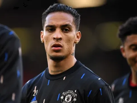 Andy Cole chỉ ra điều Antony chưa làm được