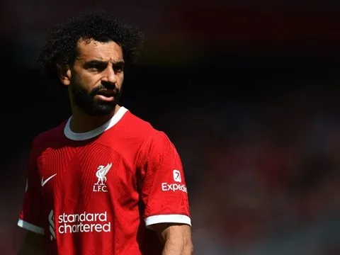 Liverpool ngược dòng, Robertson nói thẳng về màn trình diễn của Salah
