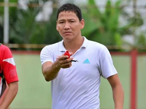 Anh Đức lần đầu làm HLV trưởng