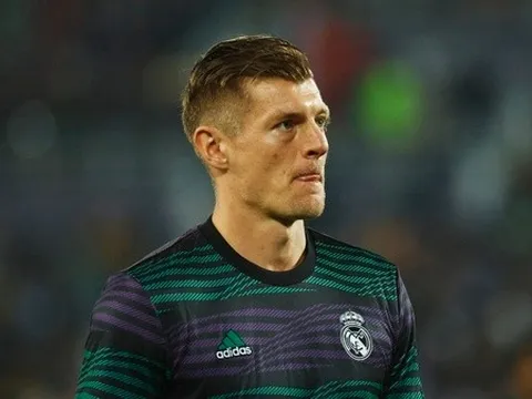 Anh em Kroos tranh cãi về việc chọn Messi hay Benzema