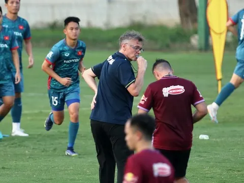 Quân Việt kiều tiên phong của HLV Troussier