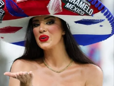 Nhìn lại những hình ảnh gây thương nhớ của CĐV sexy nhất World Cup