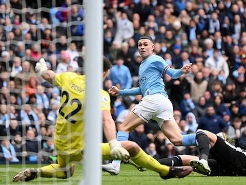 Foden lập siêu phẩm, Man City phả hơi nóng vào gáy Arsenal