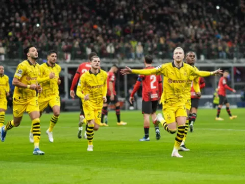 Reus tỏa sáng, Dortmund chính thức có vé đi tiếp ở Champions League
